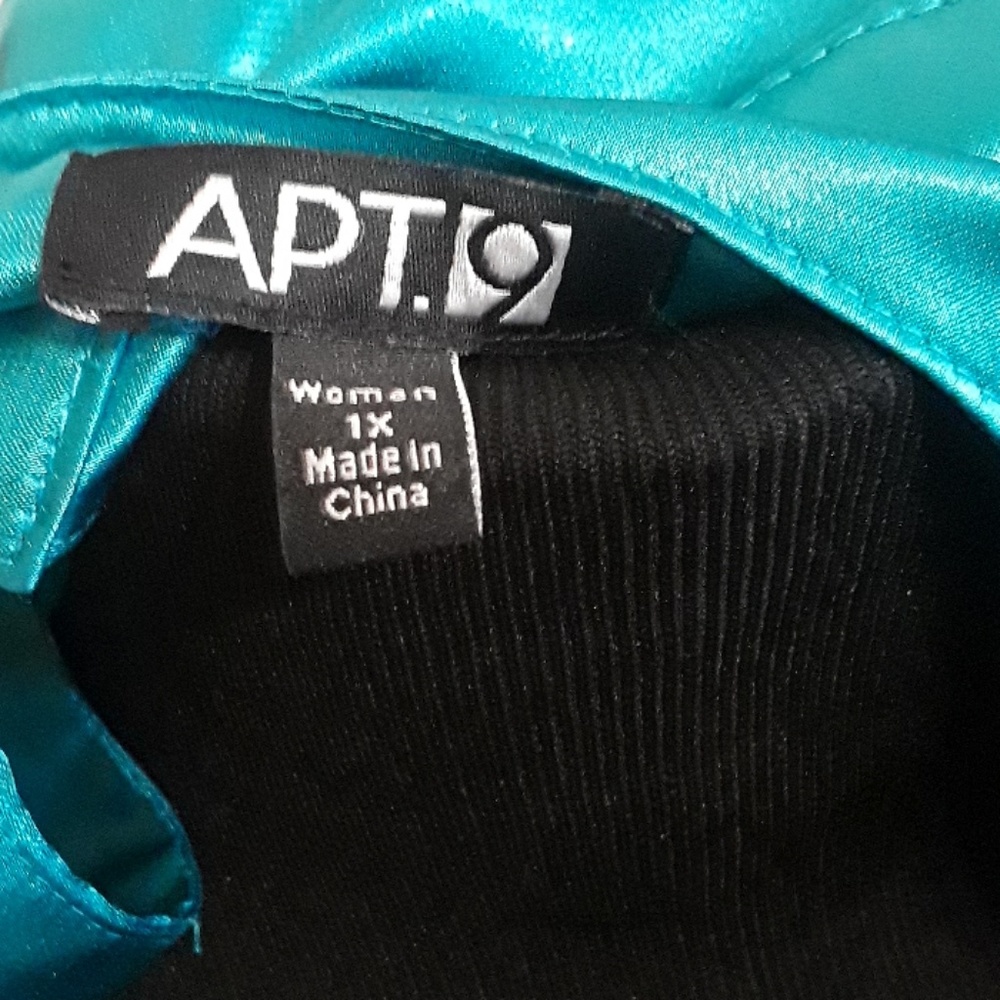 Top - Picture 2 of 2